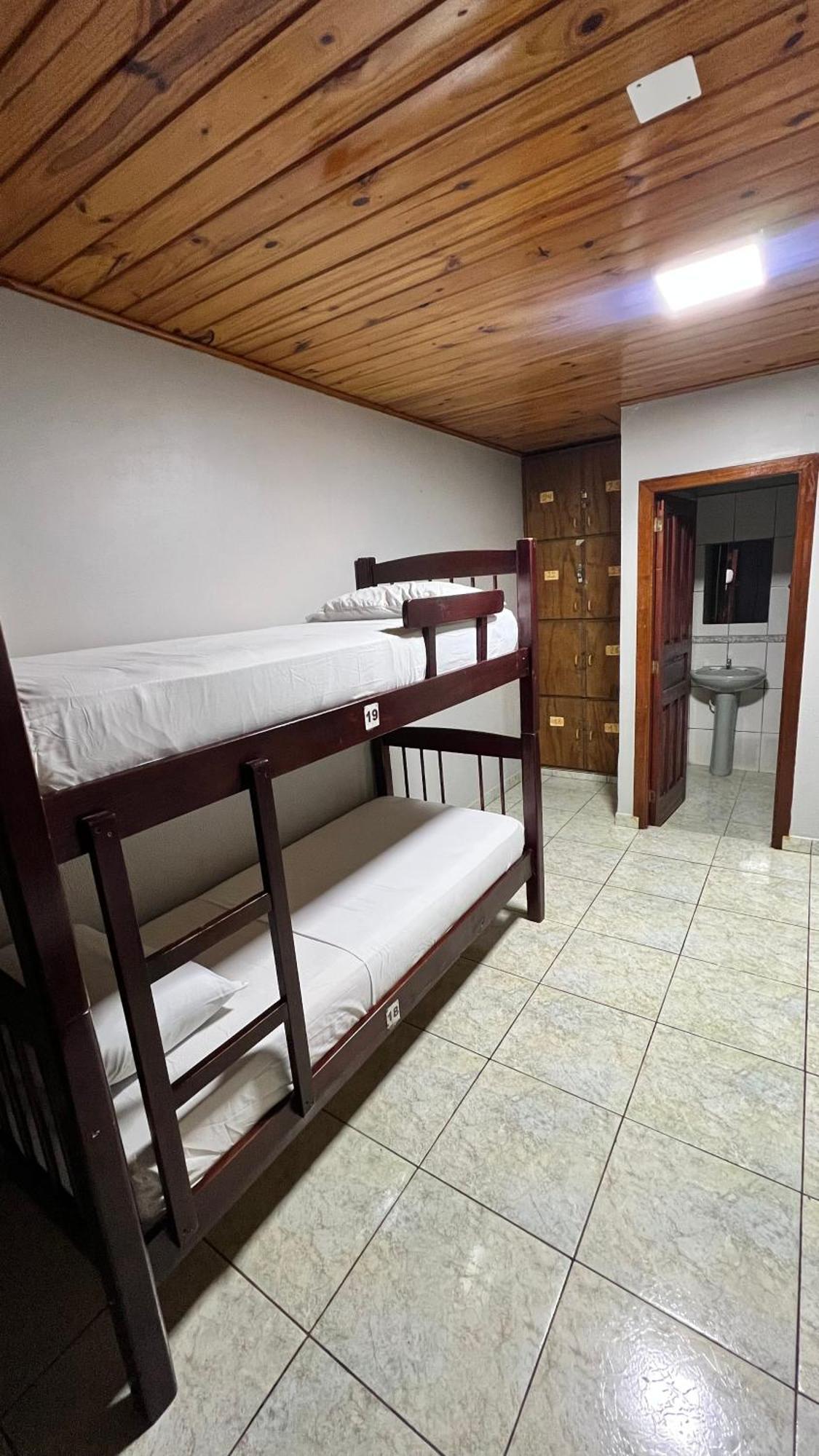 Hostel Peter Pan Puerto Iguazu Bagian luar foto