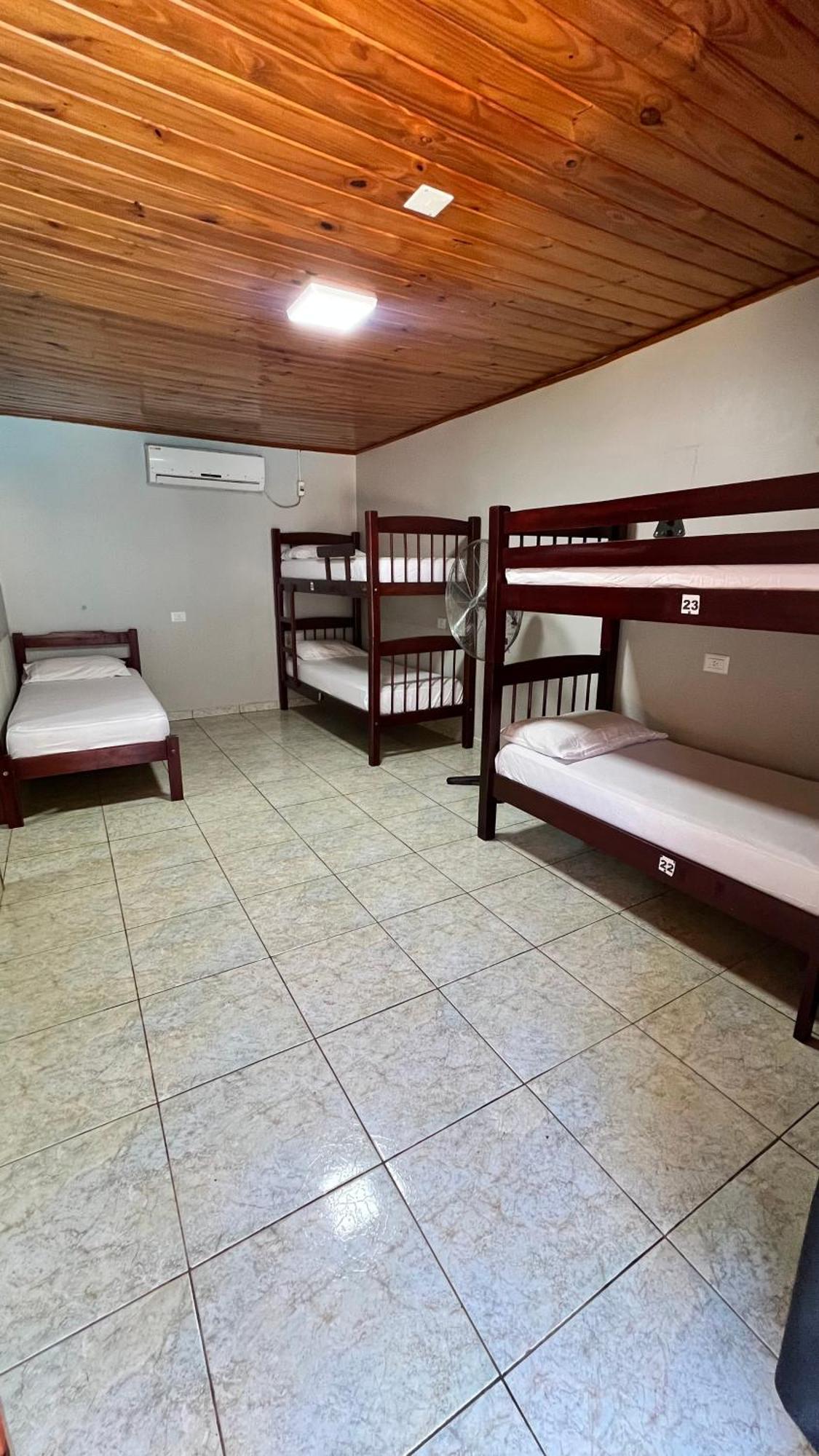 Hostel Peter Pan Puerto Iguazu Bagian luar foto